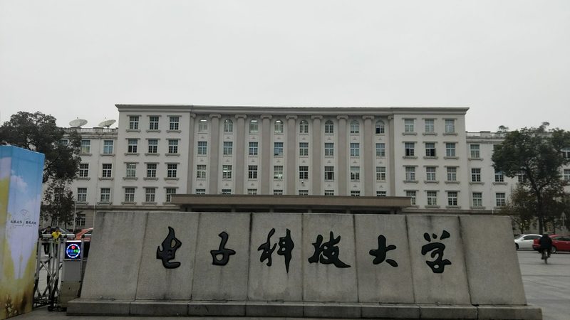 为了避免三极管过热，我们可以采取以下措施：