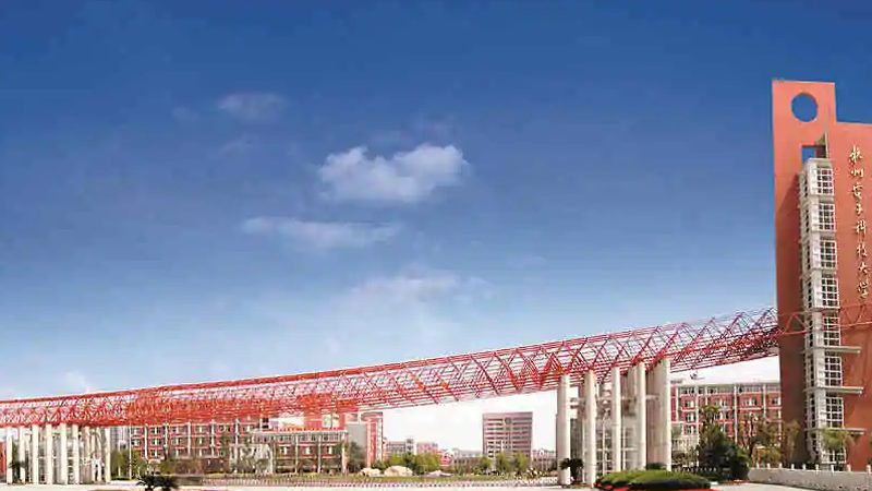 线路板钻孔流程解析：关键参数与工艺要点
